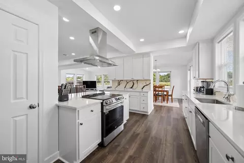 Kitchen - 456 Deale Rd, Deale, MD 20751 photo 12 of 14