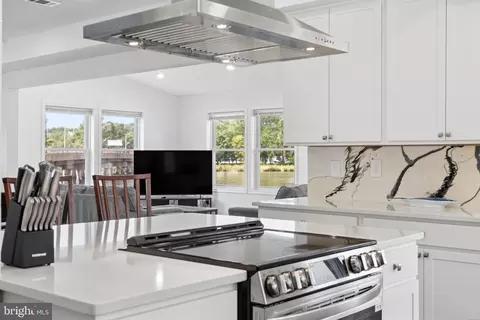 Kitchen - 456 Deale Rd, Deale, MD 20751 photo 6 of 14