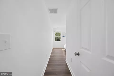 Entry Way - 456 Deale Rd, Deale, MD 20751 photo 15 of 16
