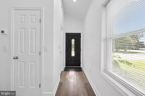 Entry Way - 456 Deale Rd, Deale, MD 20751 photo 1 of 16