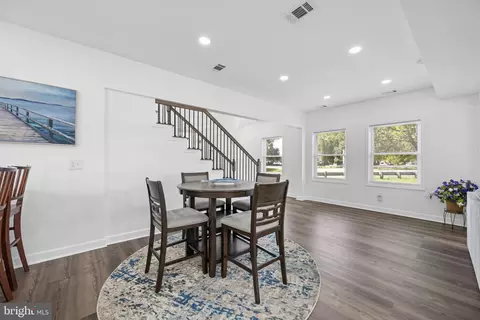 Dining - 456 Deale Rd, Deale, MD 20751 photo 7 of 8