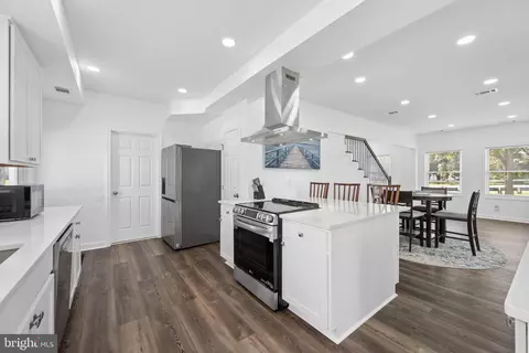 Kitchen - 456 Deale Rd, Deale, MD 20751 photo 11 of 14