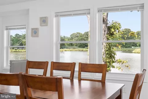 Dining - 456 Deale Rd, Deale, MD 20751 photo 2 of 8
