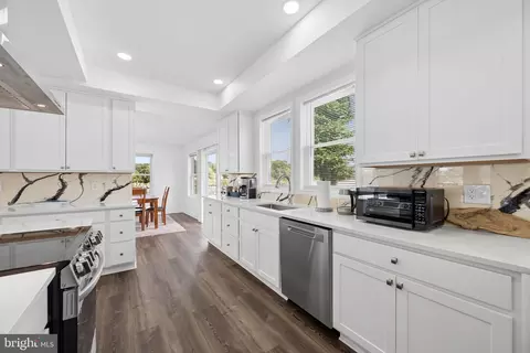 Kitchen - 456 Deale Rd, Deale, MD 20751 photo 13 of 14