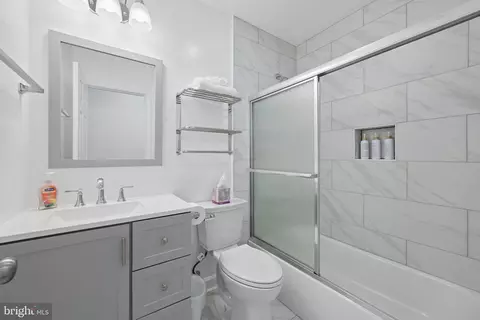 Bath - 456 Deale Rd, Deale, MD 20751 photo 3 of 3