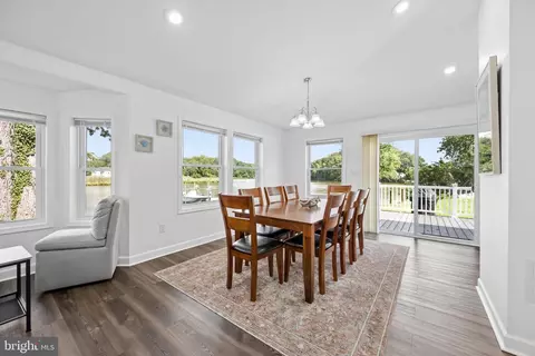 Dining - 456 Deale Rd, Deale, MD 20751 photo 3 of 8