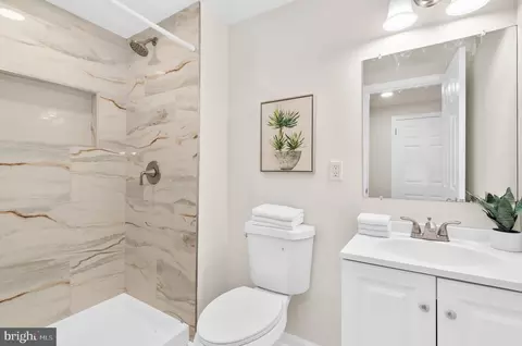 Bath - 444 Ruth Rd, Arnold, MD 21012 photo 2 of 2