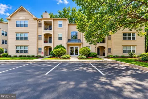 30 Hearthstone Ct #G, Annapolis, MD 21403
