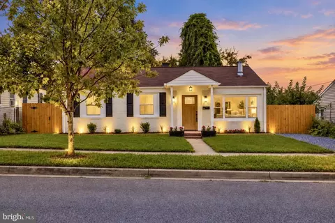 505 Westway Rd, Glen Burnie, MD 21061
