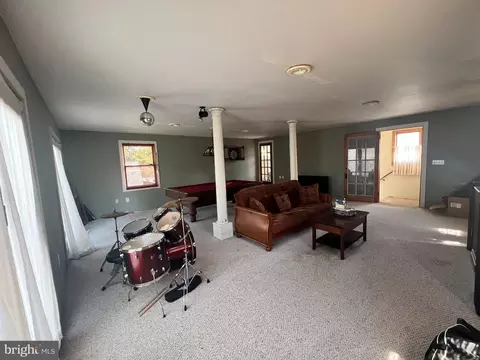 Living - 324 Cove Rd, Riva, MD 21140 photo 3 of 3