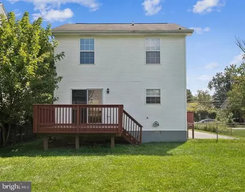 Exterior - 1623 Chesapeake Ln, Edgewater, MD 21037 photo 5 of 5