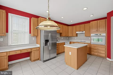 Kitchen - 803 Quartz Flake Ct, Odenton, MD 21113 photo 2 of 3