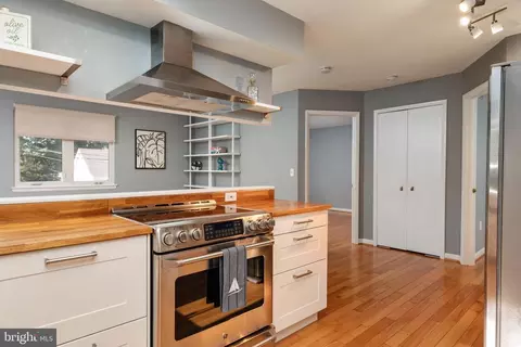 Kitchen - 906 Jackson St, Annapolis, MD 21403 photo 4 of 4
