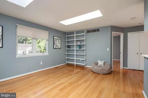Living - 906 Jackson St, Annapolis, MD 21403 photo 5 of 5