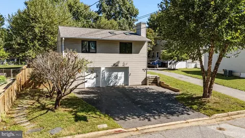 Exterior - 906 Jackson St, Annapolis, MD 21403 photo 4 of 10