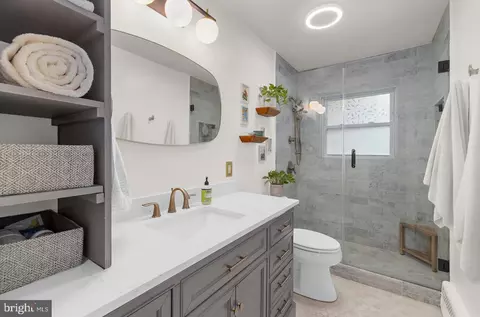 Bath - 228 Dewey Dr, Annapolis, MD 21401 photo 1 of 4