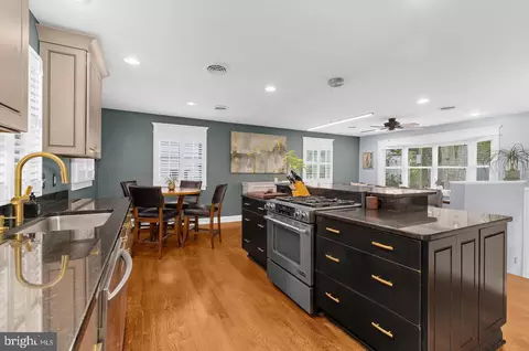 Kitchen - 228 Dewey Dr, Annapolis, MD 21401 photo 6 of 6