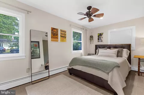 Bedroom - 228 Dewey Dr, Annapolis, MD 21401 photo 4 of 6