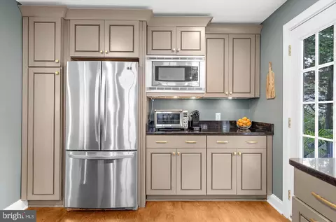 Kitchen - 228 Dewey Dr, Annapolis, MD 21401 photo 4 of 6