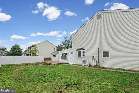 Exterior - 2 Breakwater Ct, Pasadena, MD 21122 photo 3 of 6