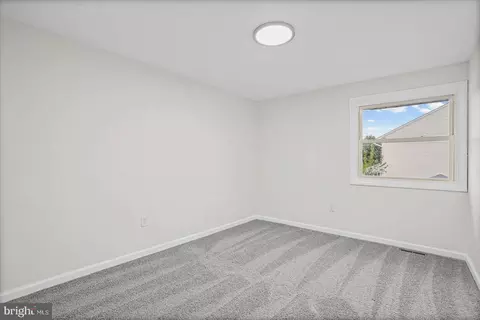 Bedroom - 2 Breakwater Ct, Pasadena, MD 21122 photo 3 of 5