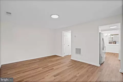 Living - 2 Breakwater Ct, Pasadena, MD 21122 photo 3 of 7