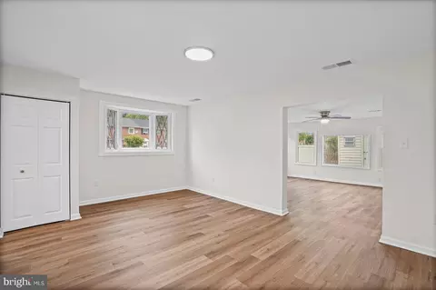 Living - 2 Breakwater Ct, Pasadena, MD 21122 photo 1 of 7