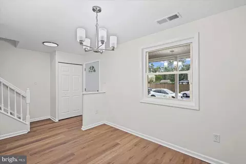Entry Way - 2 Breakwater Ct, Pasadena, MD 21122 photo 1 of 7