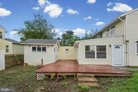 Exterior - 2 Breakwater Ct, Pasadena, MD 21122 photo 5 of 6
