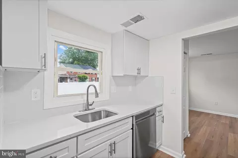 Kitchen - 2 Breakwater Ct, Pasadena, MD 21122 photo 1 of 1
