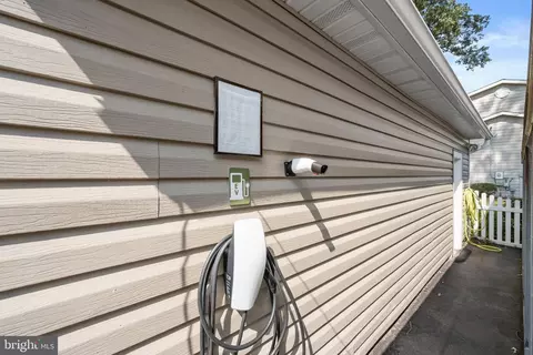 Exterior - 8138 Forest Glen Dr, Pasadena, MD 21122 photo 8 of 9