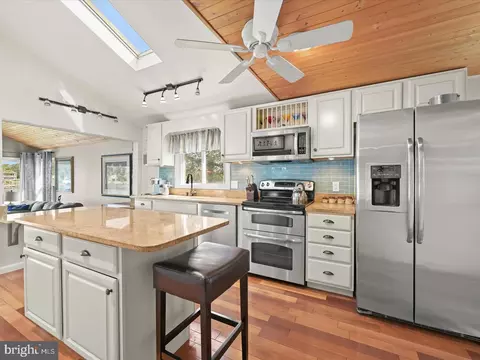 Kitchen - 8138 Forest Glen Dr, Pasadena, MD 21122 photo 1 of 3