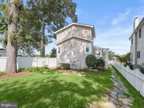 Exterior - 8138 Forest Glen Dr, Pasadena, MD 21122 photo 9 of 9