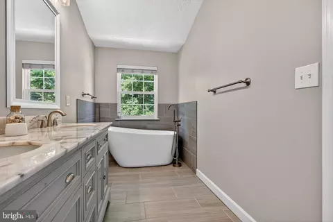 Bath - 3228 Escapade Cir, Riva, MD 21140 photo 3 of 4