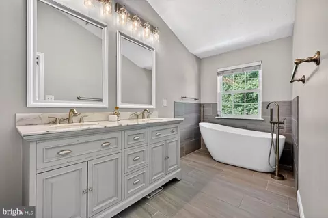 Bath - 3228 Escapade Cir, Riva, MD 21140 photo 1 of 4