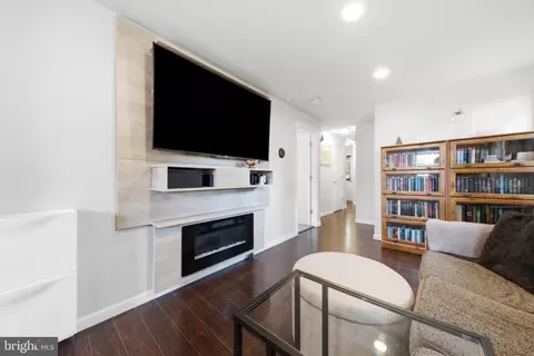 Entry Way - 7809 Bridge Dr, Orchard Beach, MD 21226 photo 2 of 4