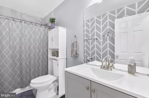 Bath - 8201 Bodkin Ave, Pasadena, MD 21122 photo 1 of 2