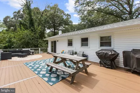 Exterior - 8201 Bodkin Ave, Pasadena, MD 21122 photo 5 of 12