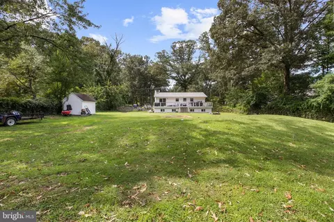 Exterior - 8201 Bodkin Ave, Pasadena, MD 21122 photo 11 of 12