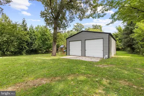 Exterior - 8201 Bodkin Ave, Pasadena, MD 21122 photo 9 of 12