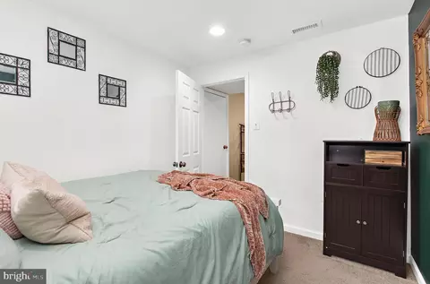 Bedroom - 8201 Bodkin Ave, Pasadena, MD 21122 photo 8 of 10