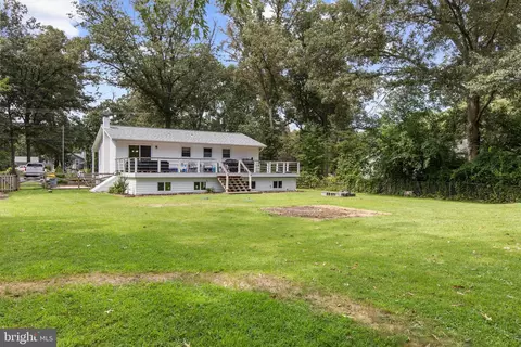 Exterior - 8201 Bodkin Ave, Pasadena, MD 21122 photo 8 of 12