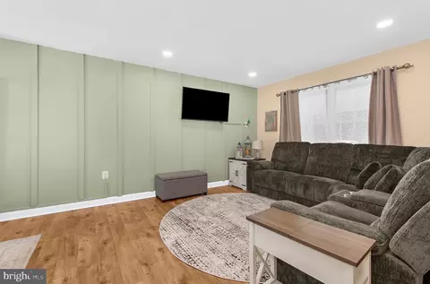 Living - 8201 Bodkin Ave, Pasadena, MD 21122 photo 1 of 1