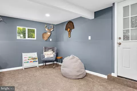 Entry Way - 8201 Bodkin Ave, Pasadena, MD 21122 photo 2 of 3