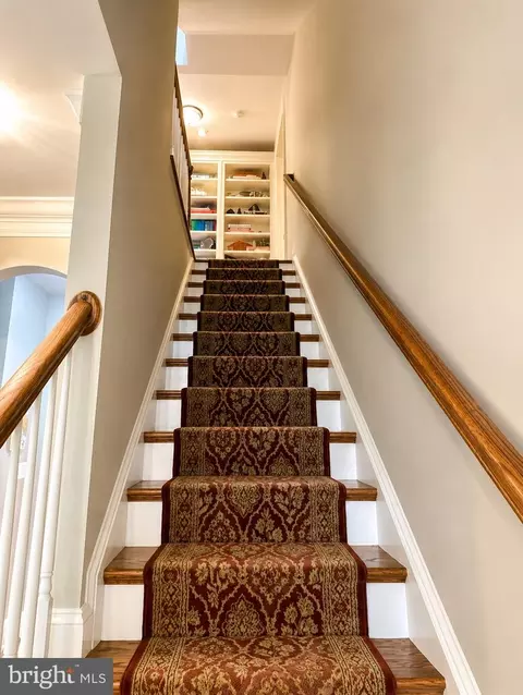 Entry Way - 4 Ridge Rd, Annapolis, MD 21401 photo 2 of 7