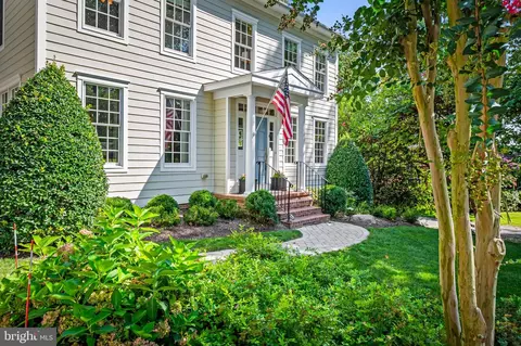 Exterior - 4 Ridge Rd, Annapolis, MD 21401 photo 2 of 10