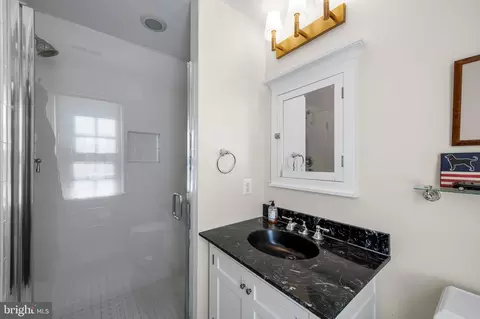 Bath - 4 Ridge Rd, Annapolis, MD 21401 photo 6 of 8