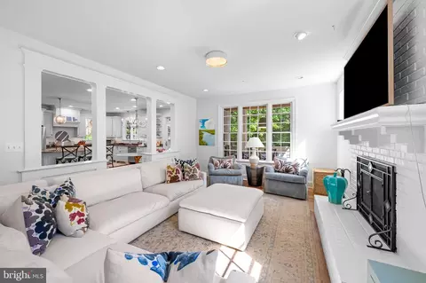 Living - 4 Ridge Rd, Annapolis, MD 21401 photo 2 of 2