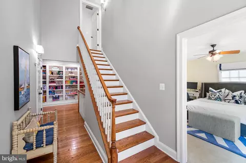 Entry Way - 4 Ridge Rd, Annapolis, MD 21401 photo 5 of 7