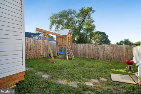 Exterior - 1638 Midland Rd, Edgewater, MD 21037 photo 4 of 7